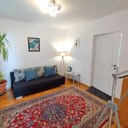 Friends - Station - Self Check-in Apartment *