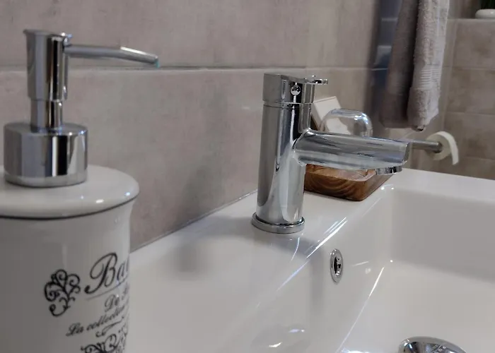 Friends - Station - Self Check-in דירה